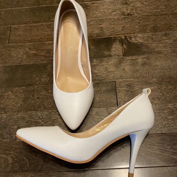 size 6 - Picture 3 of 4